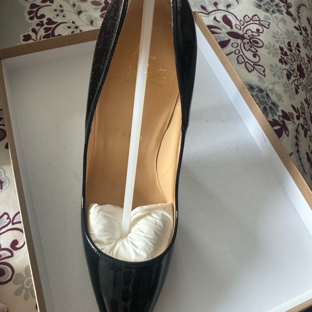 Christian Louboutin So Kate pumps NWT